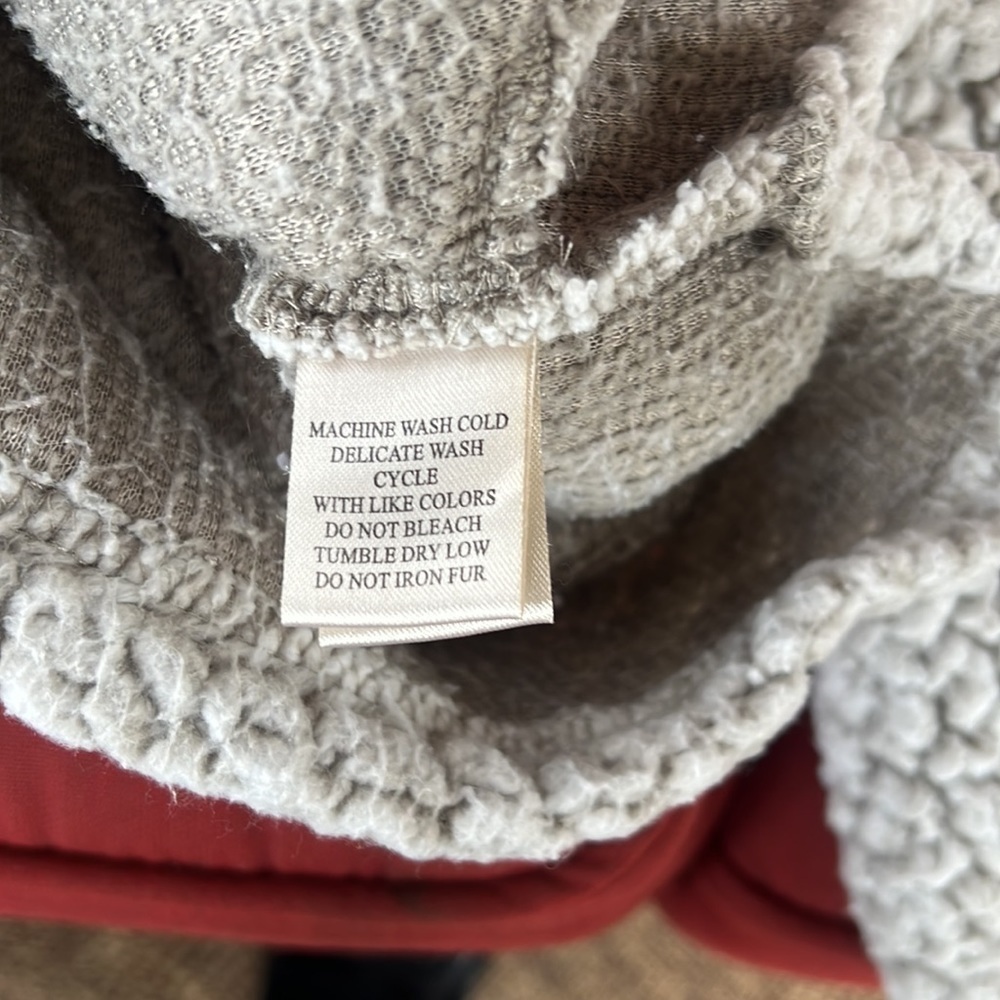 Dylan Sherpa Stadium Pullover Frosted Tips - Picture 9 of 9
